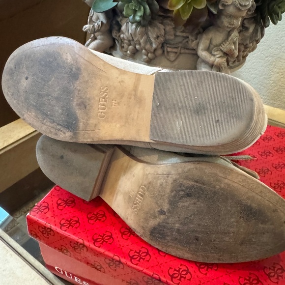 Women’s Guess Suede Camrin Bootie with Fringe Size 7 - Picture 6 of 7